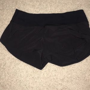BLACK LULULEMON RUNNING SHORTS